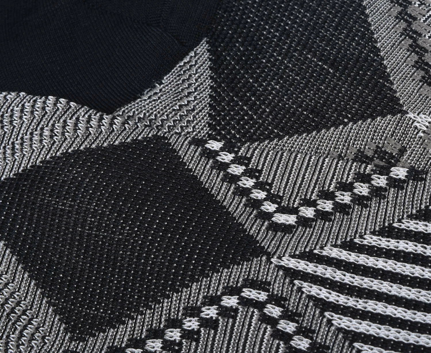 AYAME MARBLE YARN SOCKS - B&W - Image 3