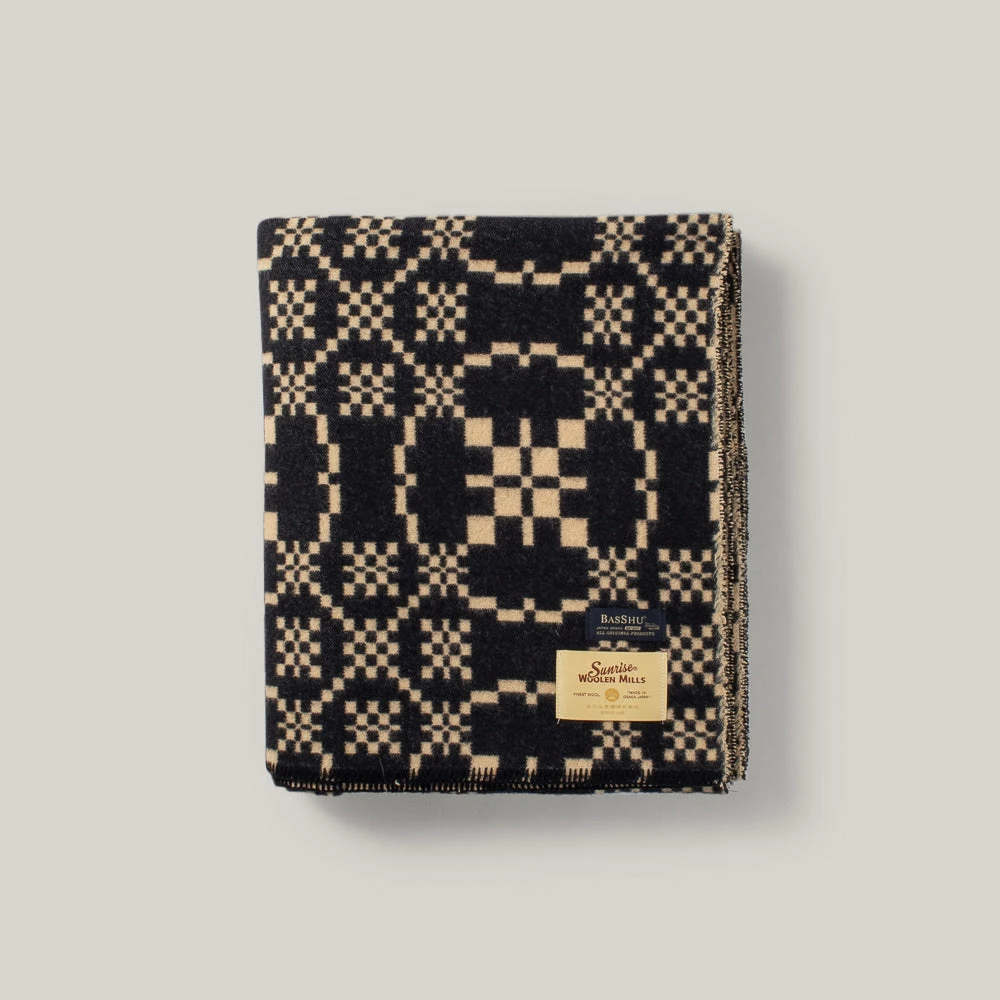 BASSHU X SUNRISE WOOLLEN MILLS JACQUARD BLANKET - BLACK