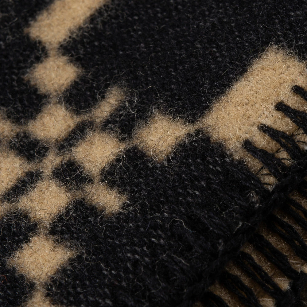 BASSHU X SUNRISE WOOLLEN MILLS JACQUARD BLANKET - BLACK - Image 6