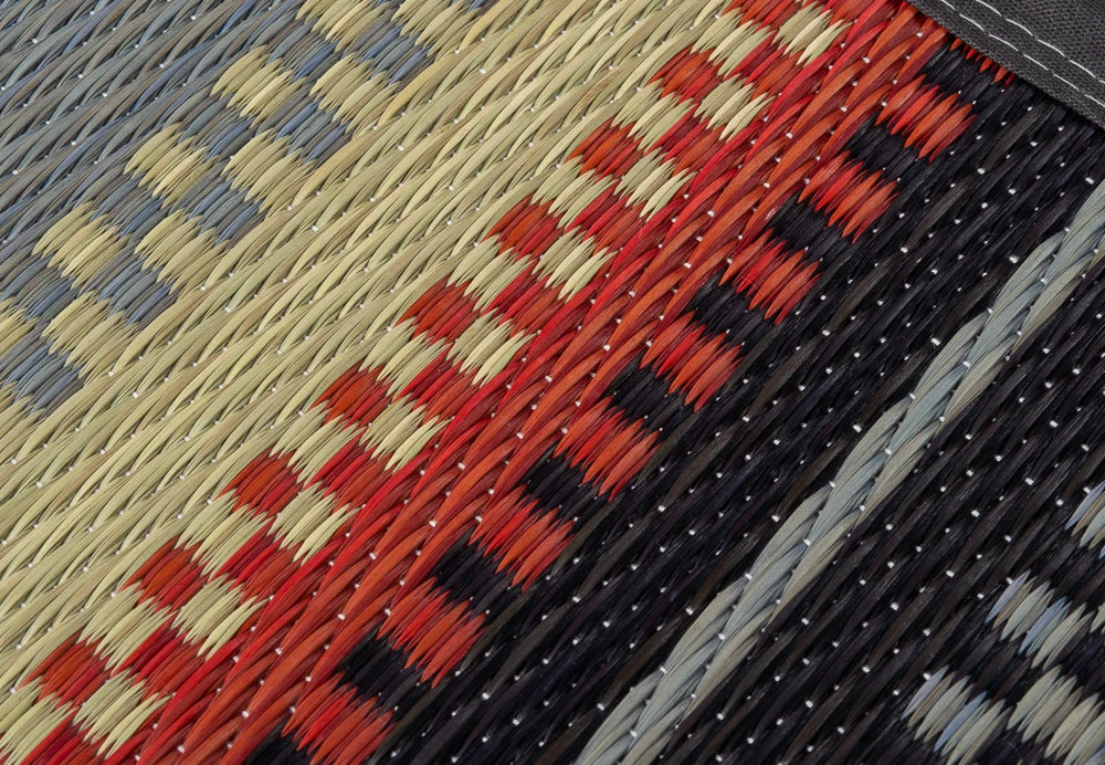 BASSHU IGUSA WOVEN RUG - BORDER BLUE - Image 4