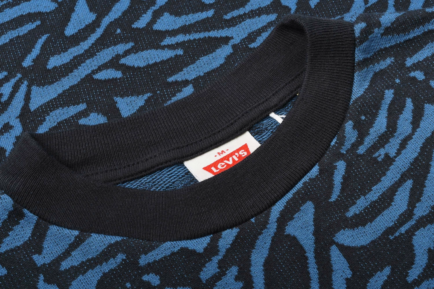 LEVI'S VINTAGE CLOTHING 1960'S JACQUARD TEE ABSTRACT - BLACK AND BLUE - Image 2