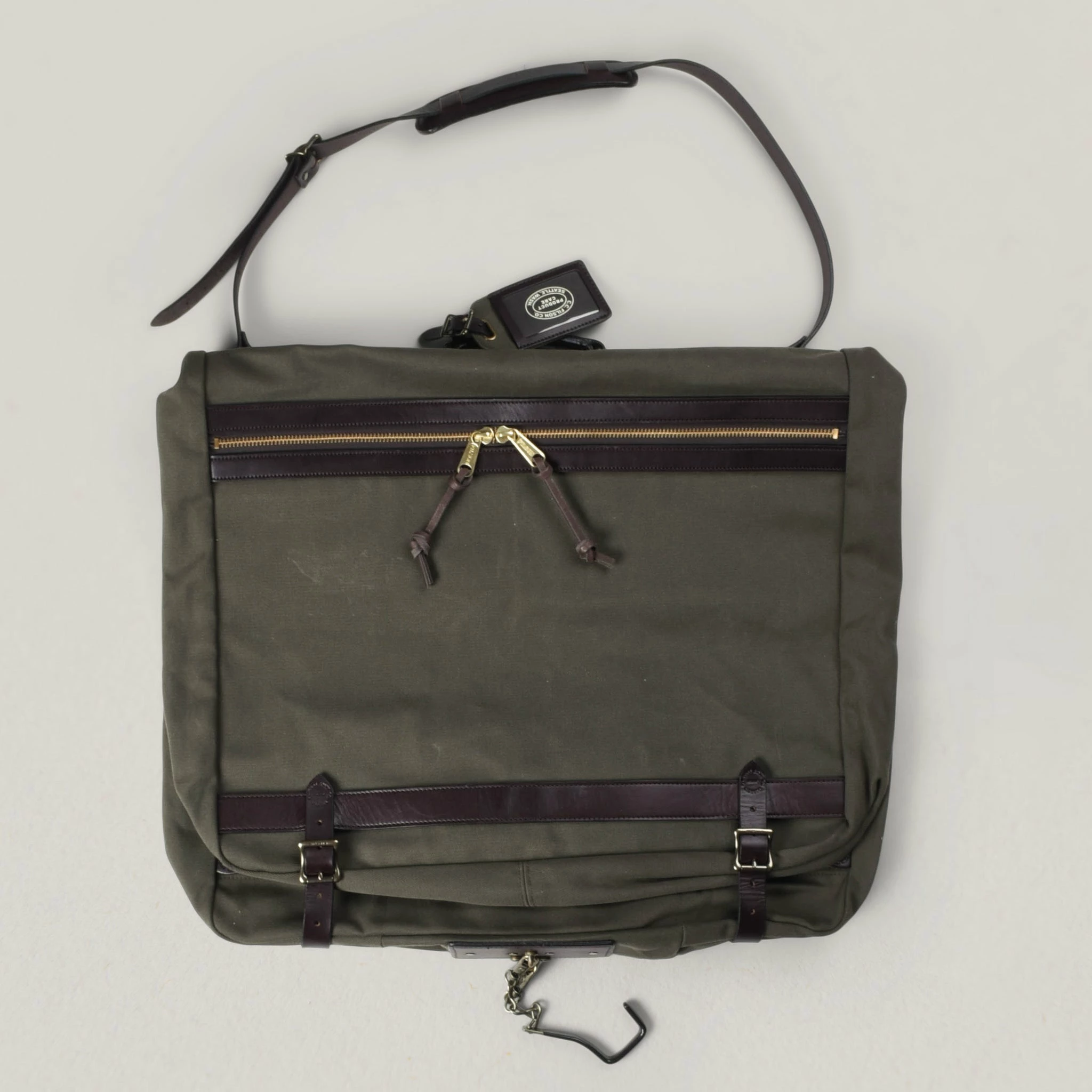 USED FILSON GARMENT CARRIER - OTTER GREEN