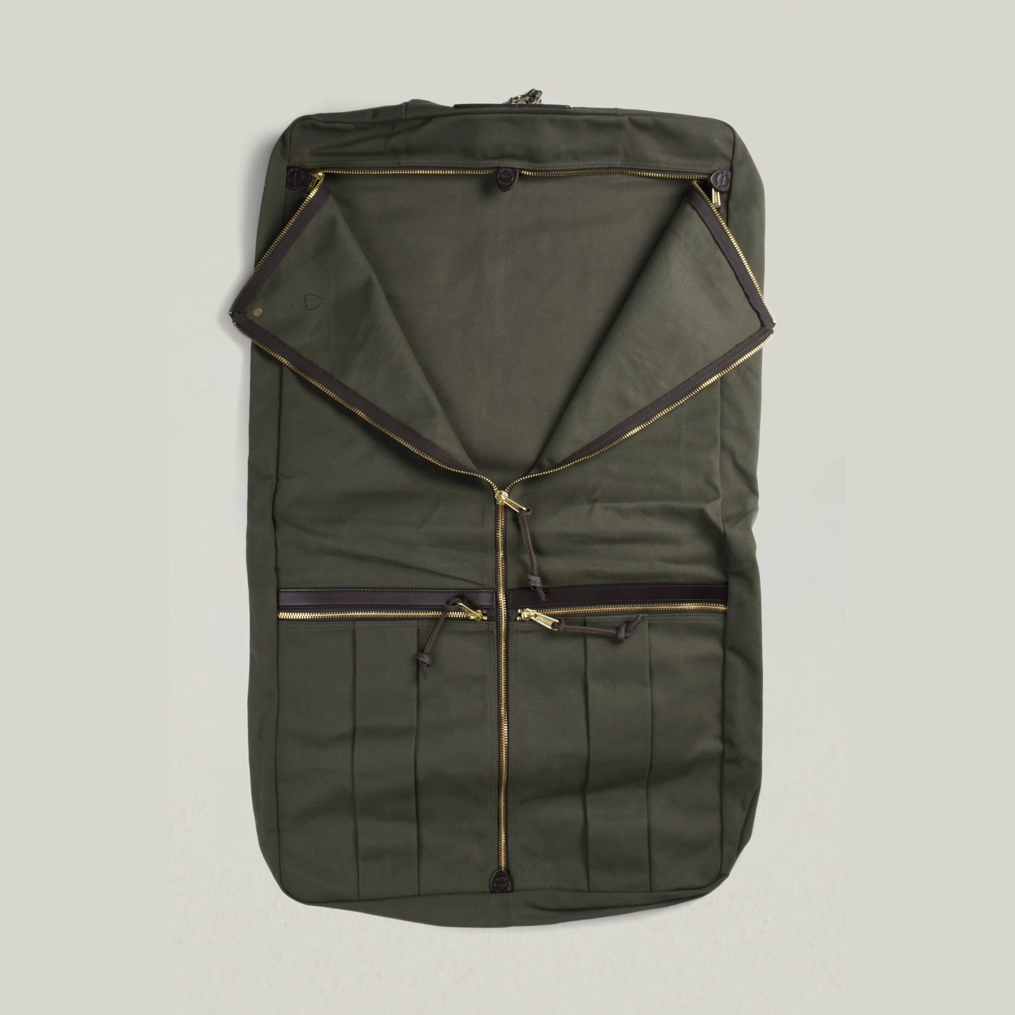 USED FILSON GARMENT CARRIER - OTTER GREEN - Image 4